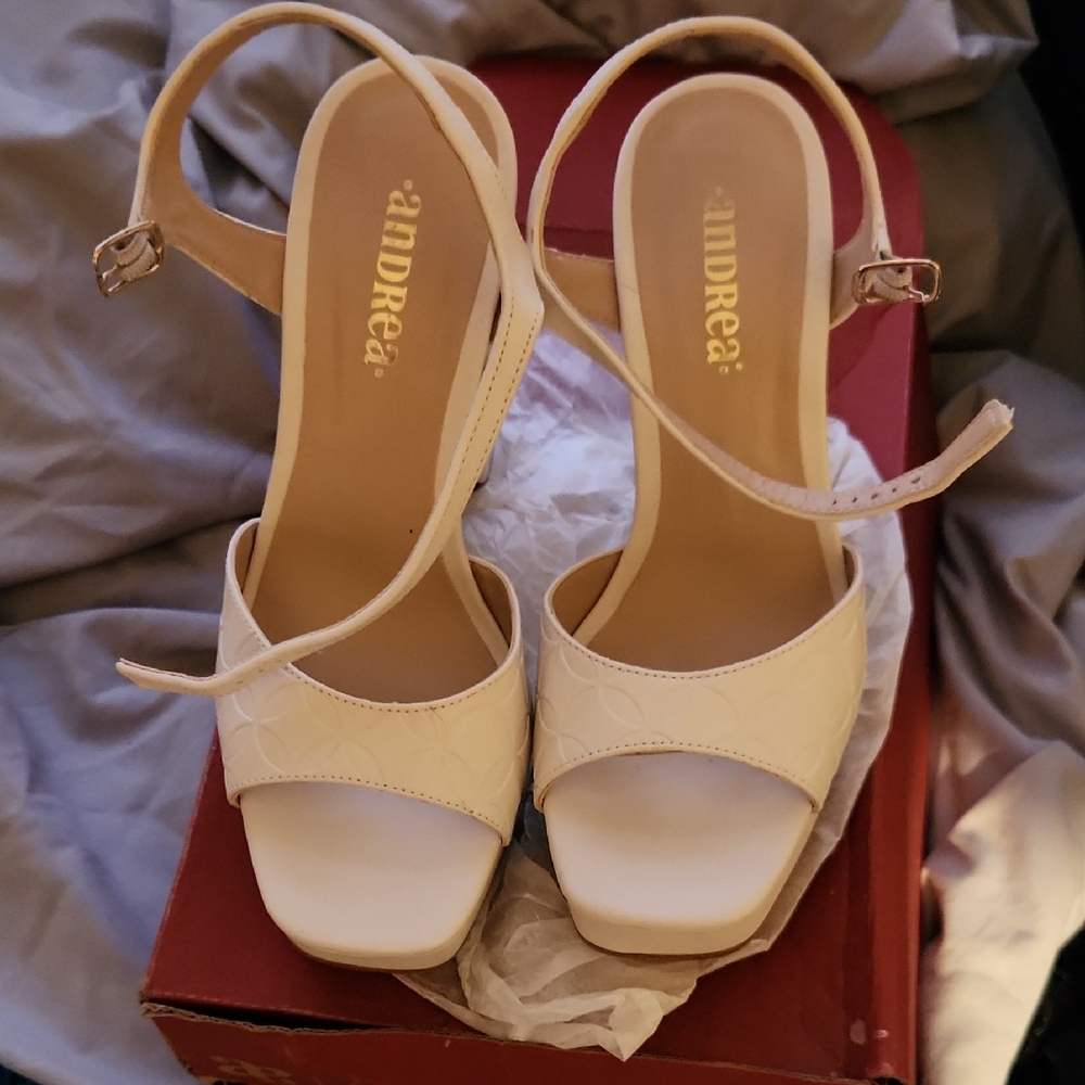 ANDREA FENZI Women's Elegant Cream Heels